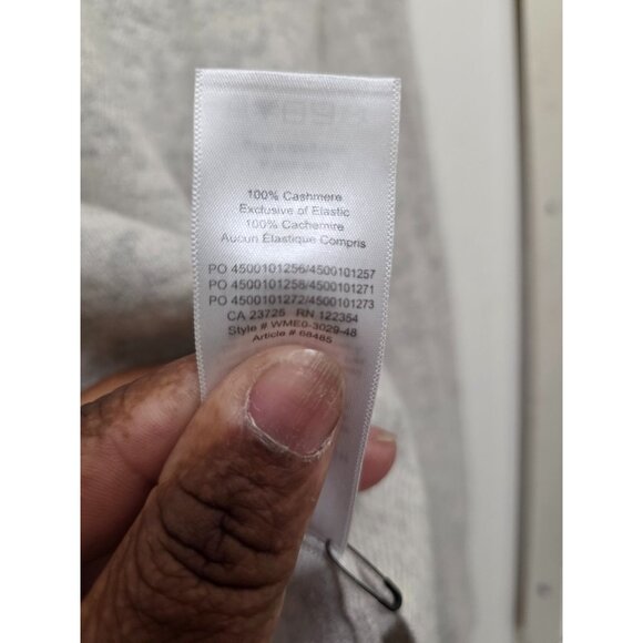 Aritzia The Group Babaton Women's V-Neck Soft Gray Sweater Long Sleeve 100% Cash - Picture 9 of 9